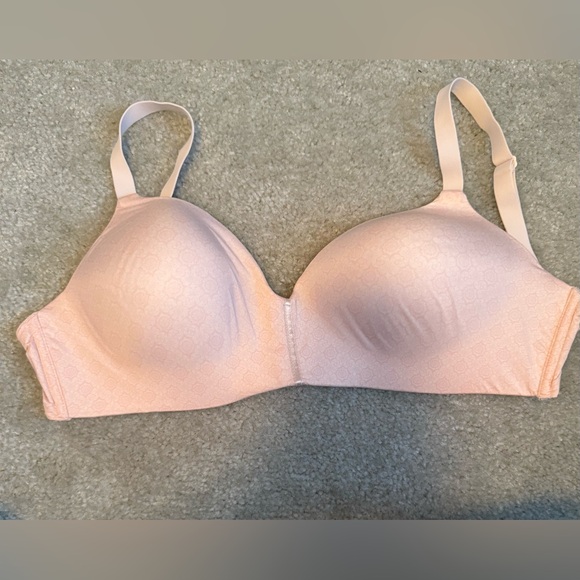 Lot of 4 no underwire bras - 3 sz 34D, 1 sz 36C - Picture 11 of 12